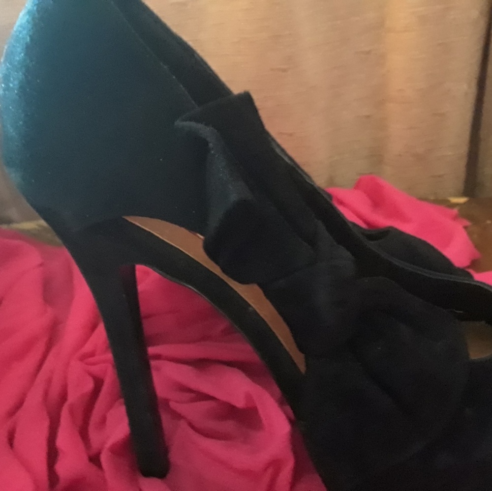 Black Suede Open Toed Pumps